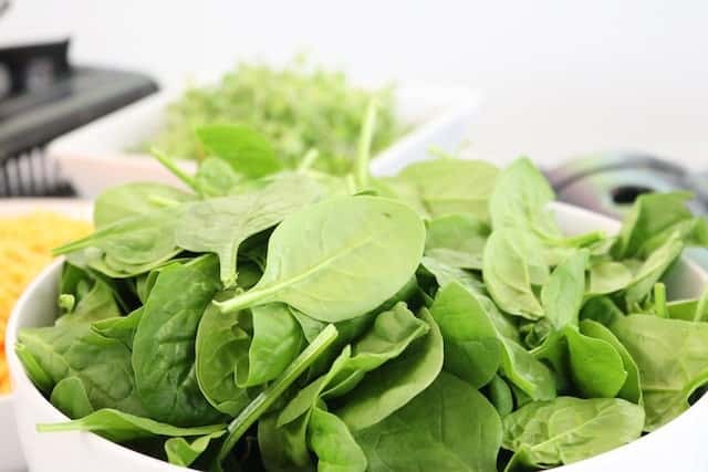 spinach vegetable for skin whitening